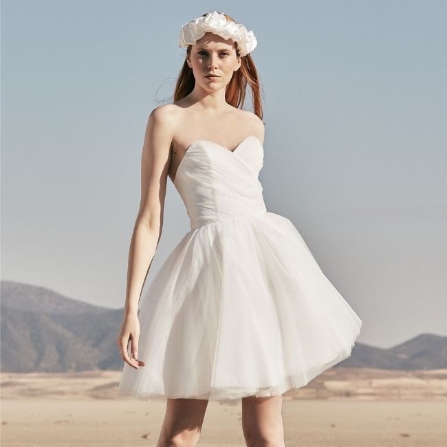 Straplez short wedding dress with scrunchy headband